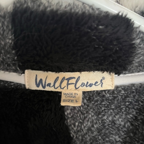 Wallflower button up shacket - Picture 2 of 2